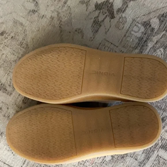 Vionic woman’s slip on Sneakers 9W - Picture 5 of 8